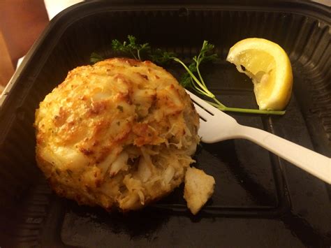A Taste of Baltimore Maryland Crab Cakes