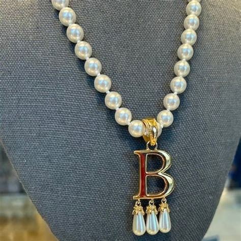 Anne Boleyns Monogram Necklace From The 1500s Inspires Monogrammed