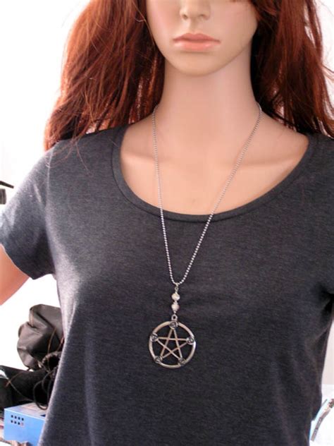 Pentagram Necklace Pentagram and Roses Pendant Gothic | Etsy