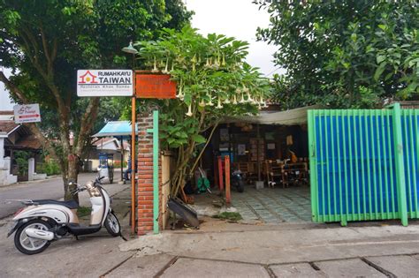 Rumah Kayu Kafe Taiwan, Lembang - PergiDulu.com
