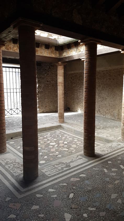 A villa in Pompeii, South Italy : r/europe