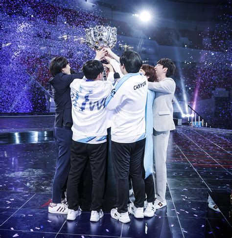 Riot Introduces Damwon Gamings World Championship Skins Esports