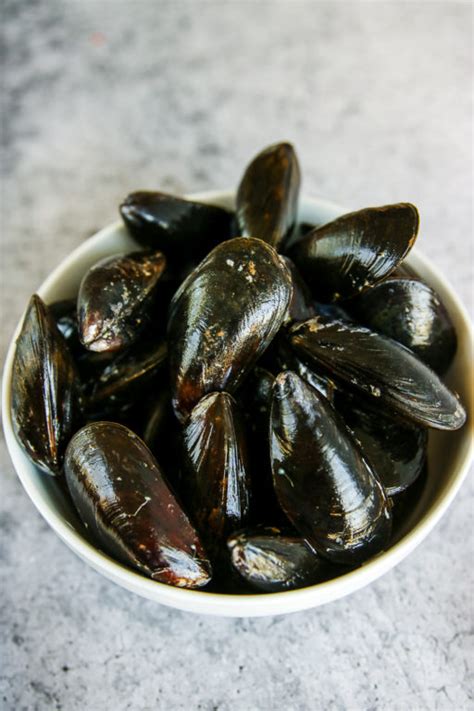 Garlic Butter Mussels The Culinary Compass