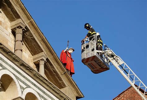 Tutti Con Il Naso Allins Per La Vestizione Di San Jacopo