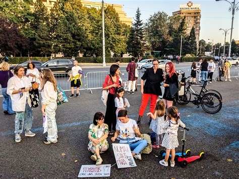 Protest pentru combaterea violenței împotriva femeilor Piața