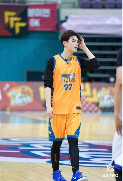 Pin By Kwanjai On Eunwoo Cha Eun Woo Cha Eun Woo Astro Korean Actors