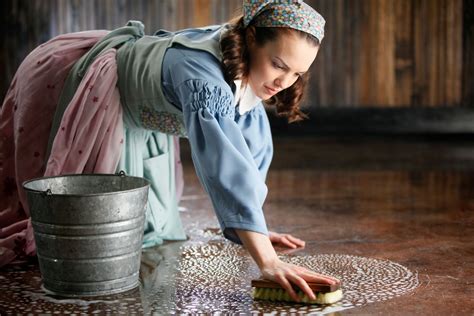 Cinderella Mopping Floor