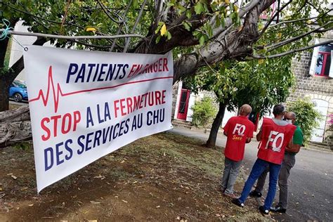 Une Mobilisation Contre La Fermeture Du Service Urologie Du Chu De La