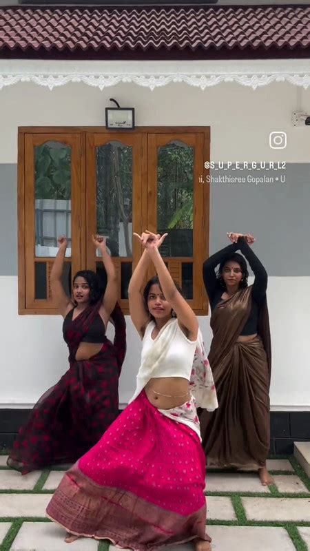 Malayali Girl Open Wide Navel And Tummy In White Saree While Dancing