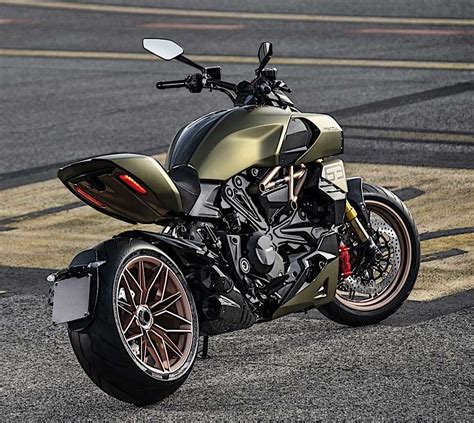 Ducati Diavel 1260 Lamborghini Looks Stunning — Bikernet Blog Online