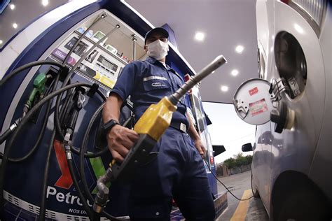 Gobierno Y Camioneros Llegan A Acuerdo Sobre Precios De Combustibles Y