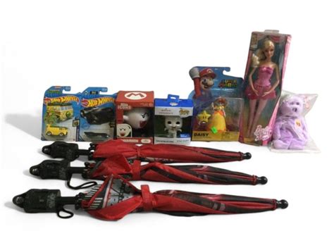 At Auction Hot Wheels Super Mario Star Wars Barbie