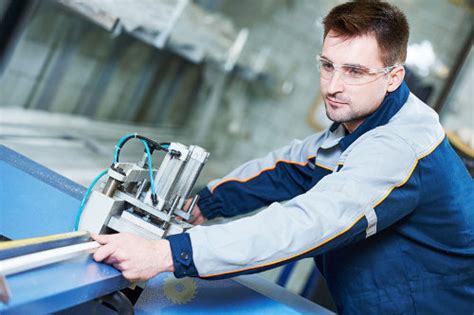 Tips For Starting Managing A Business In Manufacturing SMALL