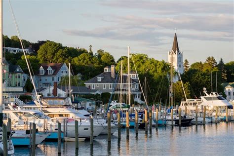 Best Small Towns In Michigan That You Should Visit