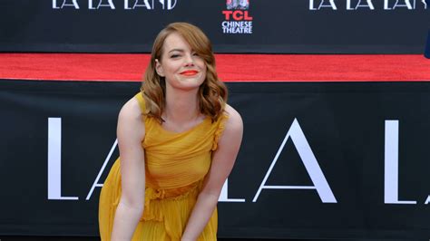 Emma Stone Clears Up Whether She Broke Her Shoulder At A Spice Girls