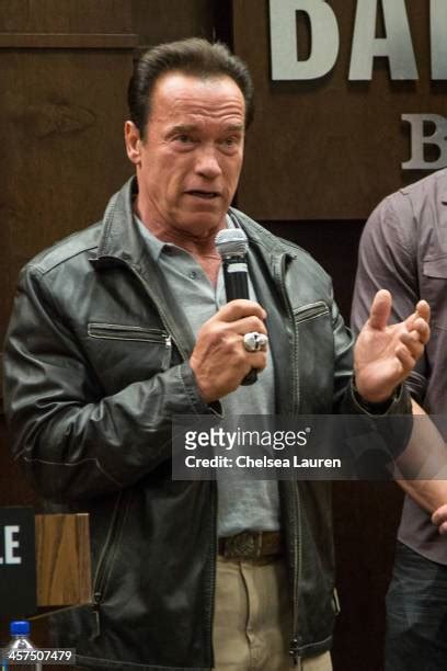 253 Arnold Schwarzenegger Book Signing Photos & High Res Pictures - Getty Images