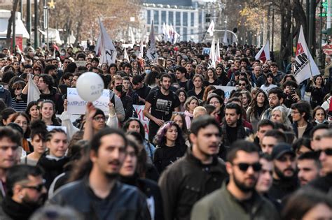 Sit Ins Protests Continue Amid Greek Train Tragedy Daily Sabah