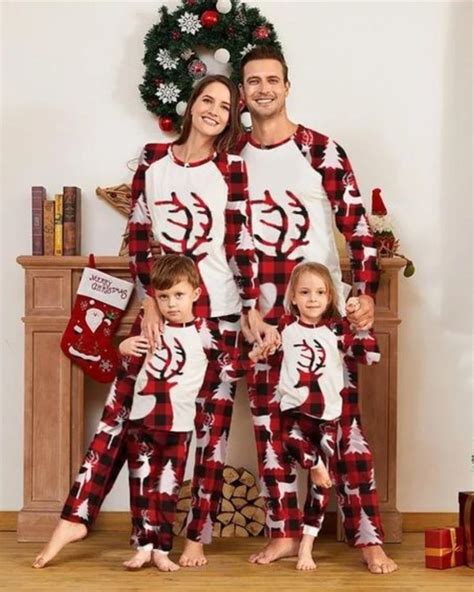 30+ Matching Family Christmas Outfits Ideas Try This Year - glowravishing