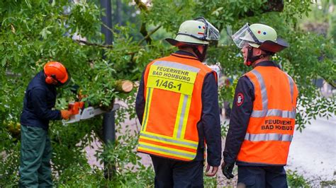 Gewitter Sturm Und Hagel Unwetter Sorgen F R Dauereinsatz Der Feuerwehren