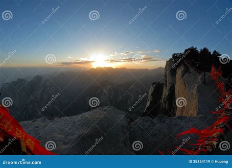 Huashan Mountain at Sunrise Stock Image - Image of cloud, blue: 35324119