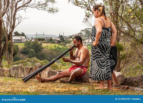 Aboriginal Man With Didgeridoo Editorial Image Cartoondealer