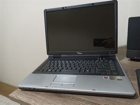 Old Fujitsu-Siemens Laptop Review | TechPowerUp Forums