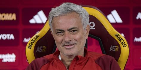 Mourinho Roma Smalling Banditi I Retroscena Della Conferenza Perfetta