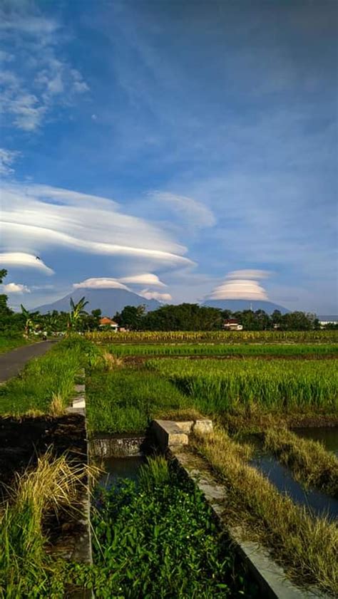 Awan Melingkar Tantangan Menulis Hari Ke 76