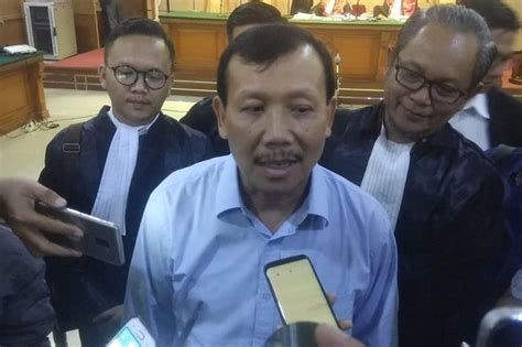 Eks Sekda Jabar Iwa Karniwa Dituntut 6 Tahun Penjara Dan Denda Rp400