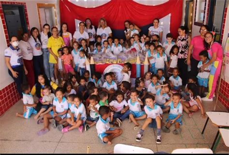 Prefeitura De Gl Ria Ba Distribui Kits Escolares Para Alunos Da