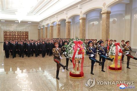 金正日総書記の命日 正恩氏が参拝 聯合ニュース