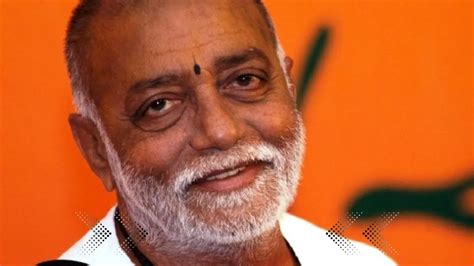 Morari Bapu Biography Bhagwat Katha Vachak Journey Education And More