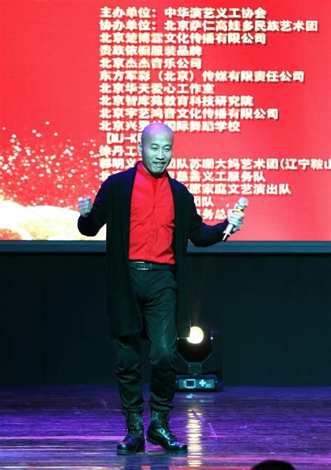 歌手张家成受邀录制第九届中国演艺义工春晚演唱《盛世中华》 每日头条