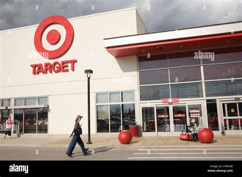 Target shop america hi-res stock photography and images - Alamy