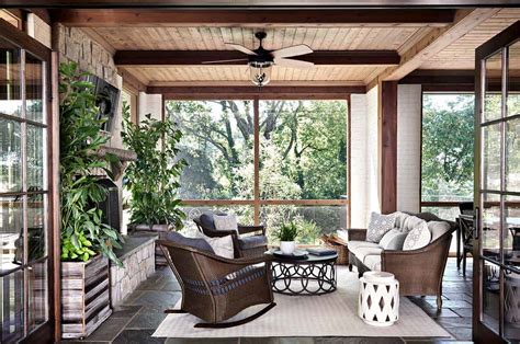 Amazingly Cozy And Relaxing Screened Porch Design Ideas