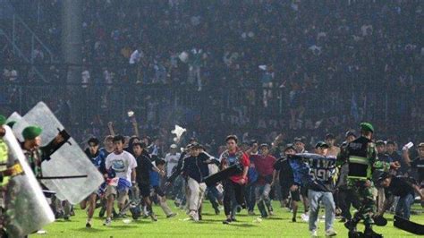 Terbesar Dalam Sejarah 127 Orang Meninggal Dalam Kerusuhan Di Stadion