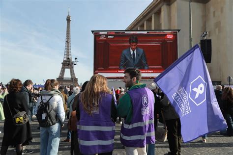 La France Devient Le Premier Pays Au Monde Garantir L Avortement Dans