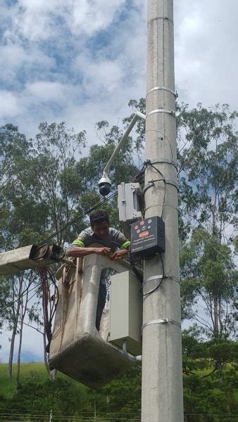 Volta Redonda torre de telefonia celular do bairro São Sebastião passa