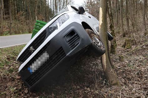 Fotos Unfall auf der Staatsstraße 2355 im Gemeindegebiet Garching an