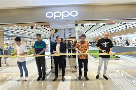 Oppo Experience Service Store Terbesar Dan Terlengkap Hadir Di Medan