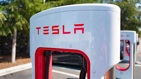 Tesla V3 Supercharger speeds up recharging for Tesla owners - Warrior ...