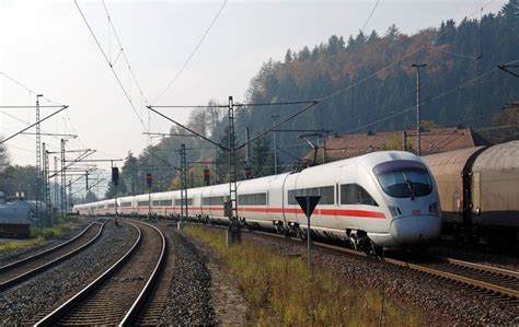 Nachschuss Auf Eine ICE T Doppeleinheit Welche Am 23 10 10 In Pressig