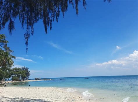 7 Destinasi Pantai Dekat Bogor Yang Tak Boleh Dilewatkan Lapis Bogor