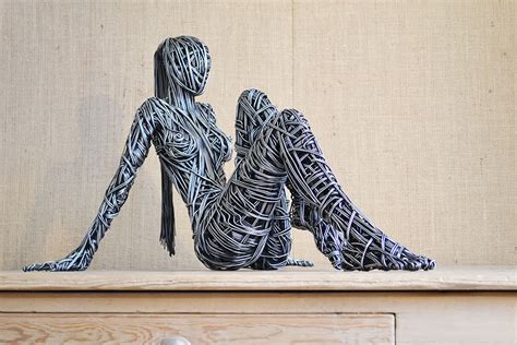 Stunningly Perfect Human Body Sculptures Using Wires Live Love Laugh