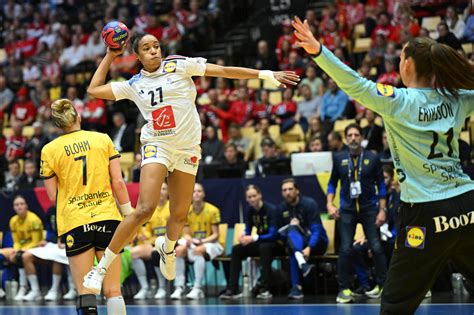 Mondial de hand les Bleues en finale après un récital face à la Suède