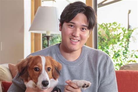 大谷翔平、愛犬デコピンの近影を公開 突っ伏すパワプロくん悲惨な光景に Full Count