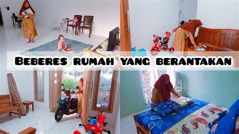 RUTINITAS PAGI HARI IBU RUMAH TANGGA BEBERES RUMAH SAMPAI KINCLONG