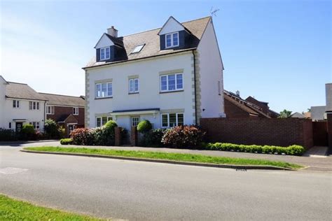 Hunts Grove Drive Hardwicke Gloucester Gl2 4 Bedroom Detached House