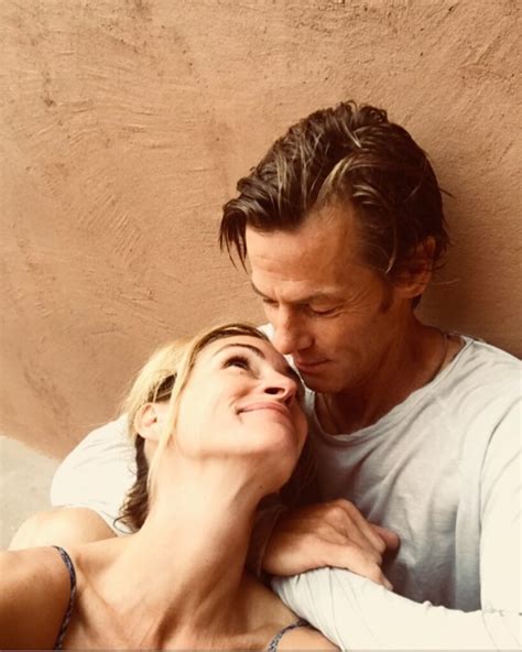 Julia Roberts Shares Shockingly Intimate Photo Making Out With Husband