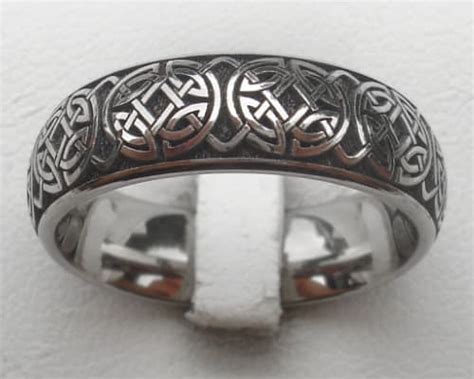 Celtic Shield Knot Titanium Ring LOVE2HAVE In The UK